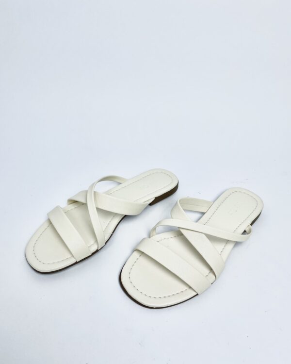 Sandalia rasteira branca MR CAT - 34