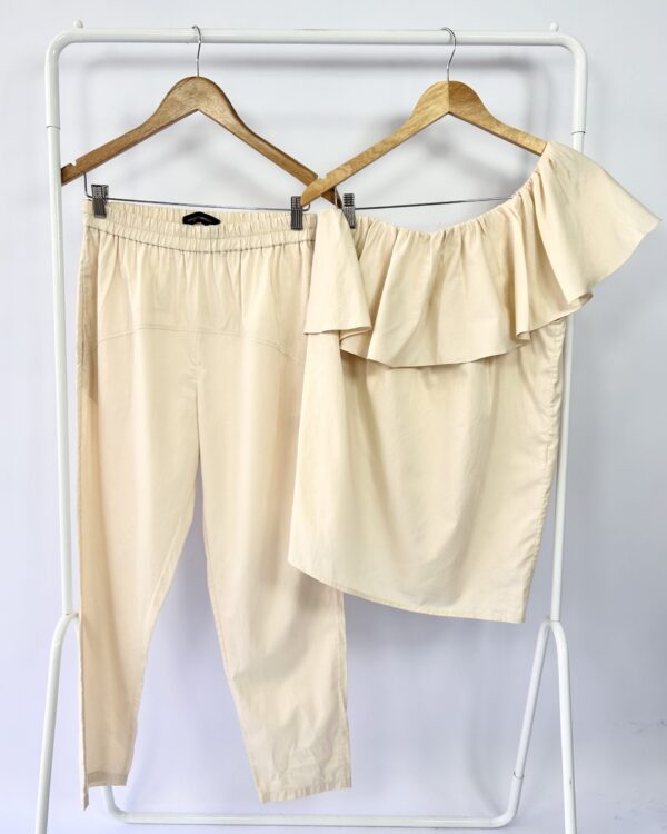 Conjunto calça e blusa bege ANDREA MARQUES - 38 - VENDIDO SISTEMA OTO