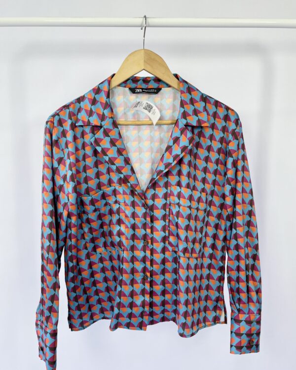 Camisa cropped colorida acetinada ZARA - P-vendido sistema otto