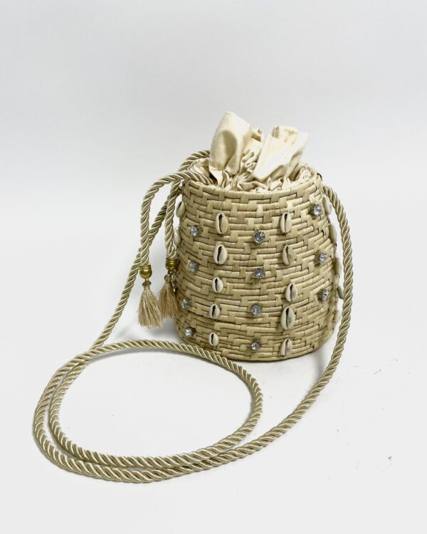 Bolsa de palha com brilhos e búzios - VENDIDO SISTEMA OTO
