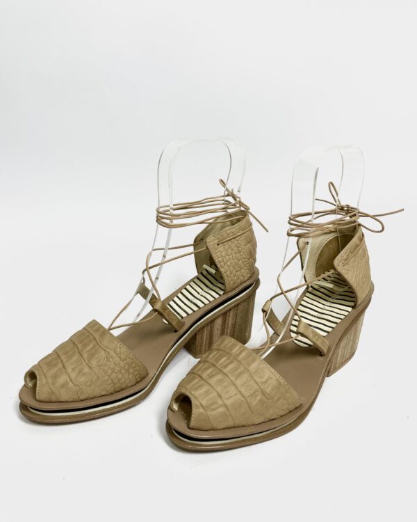 Sandalia amarração bege MARCELA B- 38 *nunca usado*