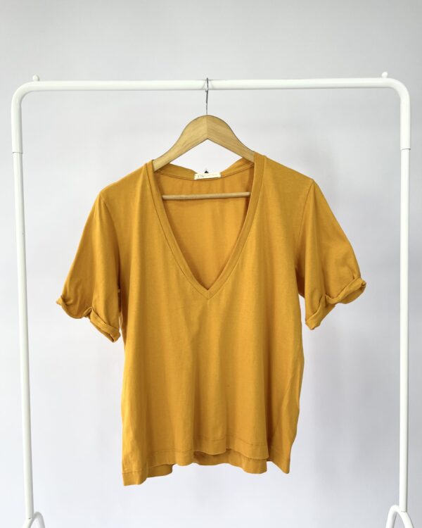 T shirt mostarda NV - M - VENDIDO SISTEMA OTO