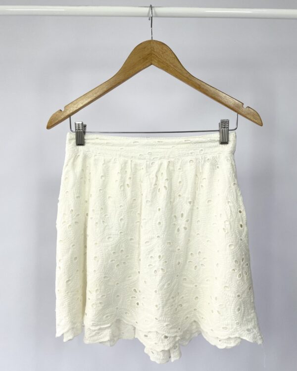Short e saia branco laise LOUISA - 36 - vendido sistema oto