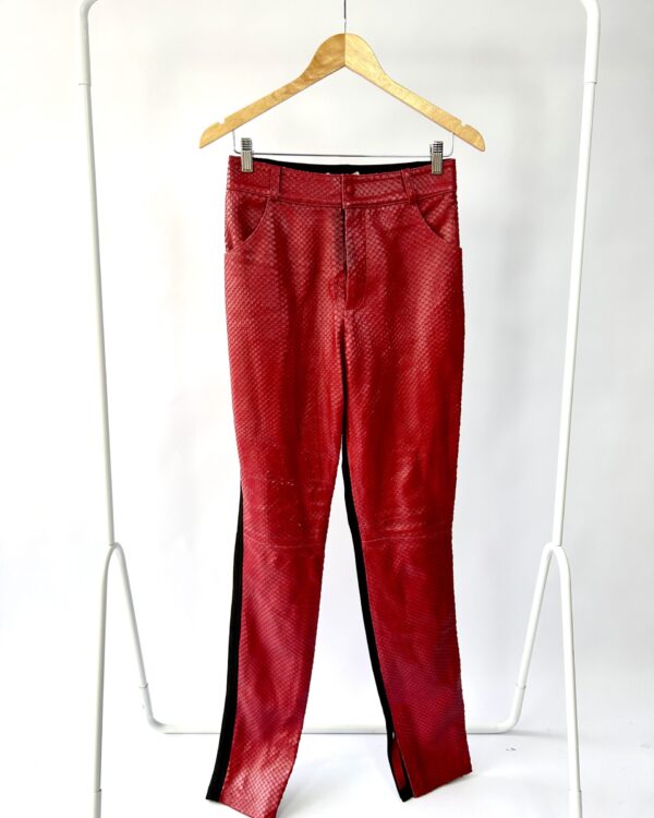 Calça snake vermelha texturizada couro DANI BERNARDES - 40 *nunca usado* - vendido sistema oto