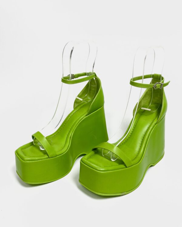 Platafroma verde SCHUTZ - 35 - VENDIDO SIST OTO