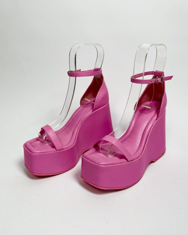 Plafatorma rosa SCHUTZ - 35 - vendido sistema oto