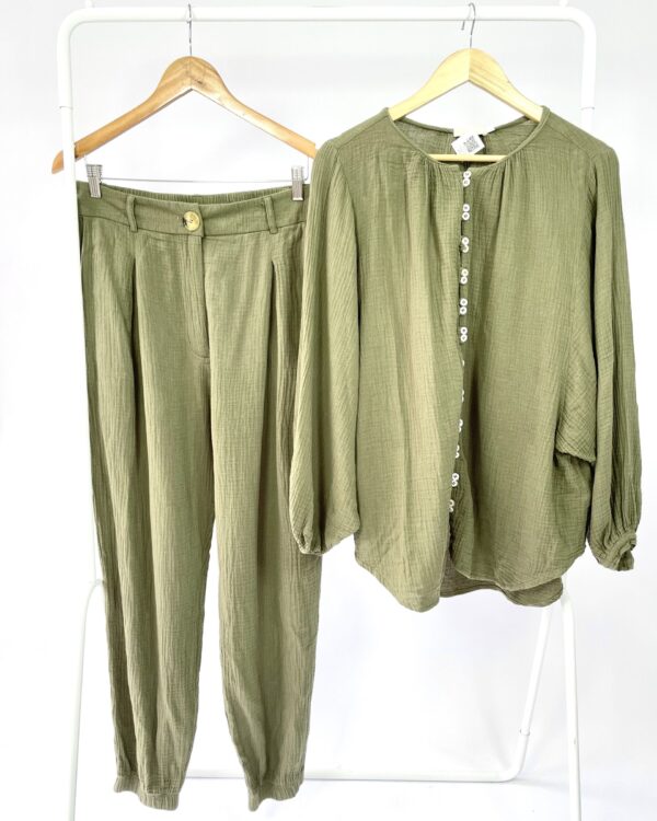 Conjunto calça e blusa vede musgo GAYA - G - VENDIDO SIST OTO