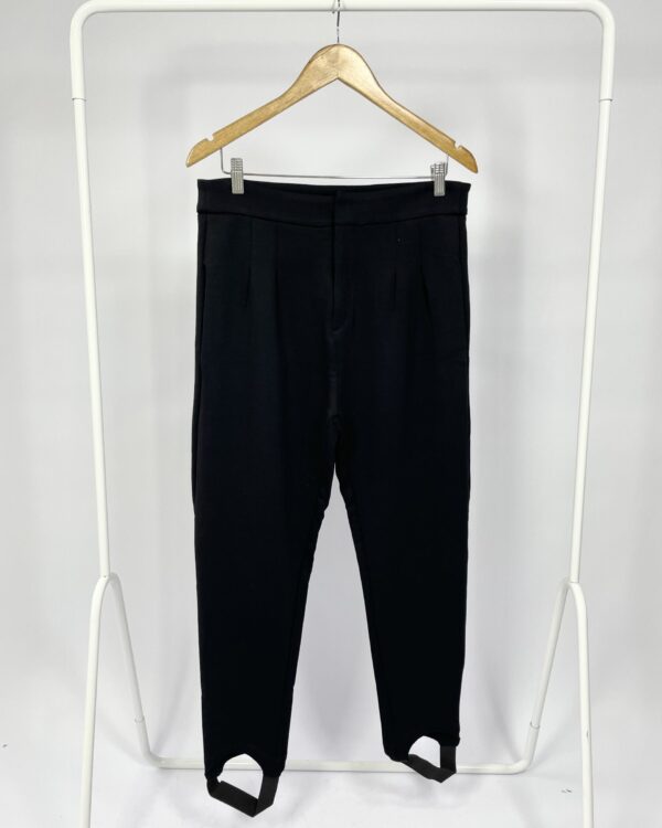 Calça malha  preta com pezinho CAROL BASSI - 42 *NUNCA USADO*-vendido sistema otto