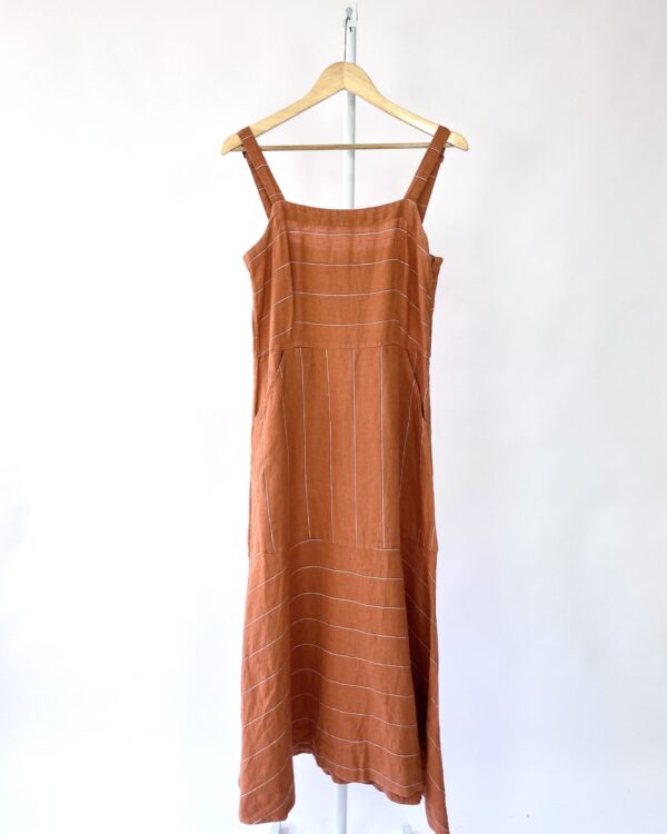 Vestido marrom listrado linho OSKLEN - P