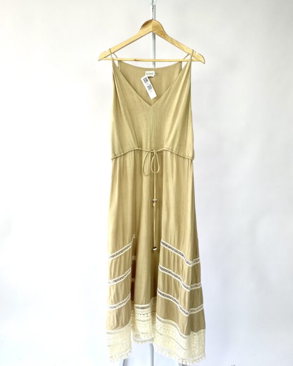 Vestido bege com renda MARRÔ - 38 - VENDIDO SIST OTO