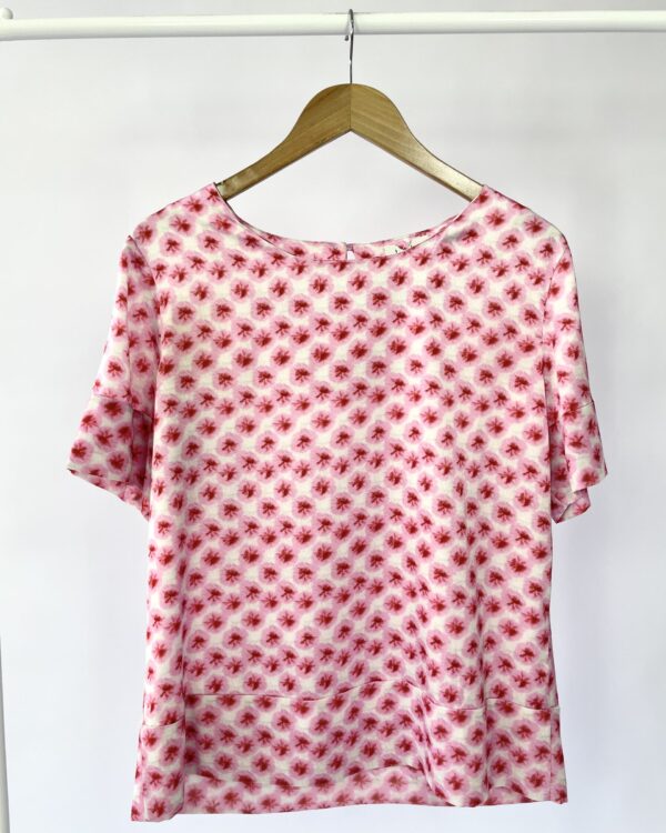 Blusa com estamp rosa LUCIDEZ - M VENDIDO SISTEMA OTO