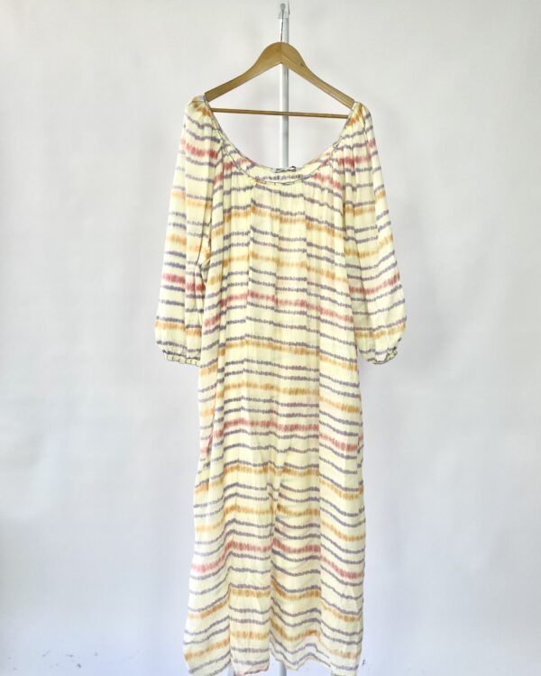 Vestido longo off white detalhes de estamp em tons pasteis ZARA - P - VENDIDO SIST OTO