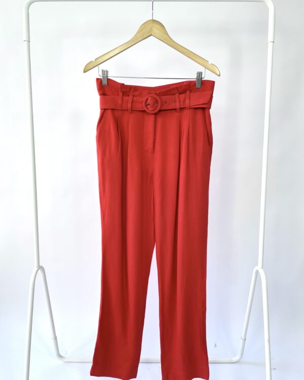 Calça vermelha com cinto ATELIER DE CALÇAS - 38 VENDIDO SISTEMA OTO