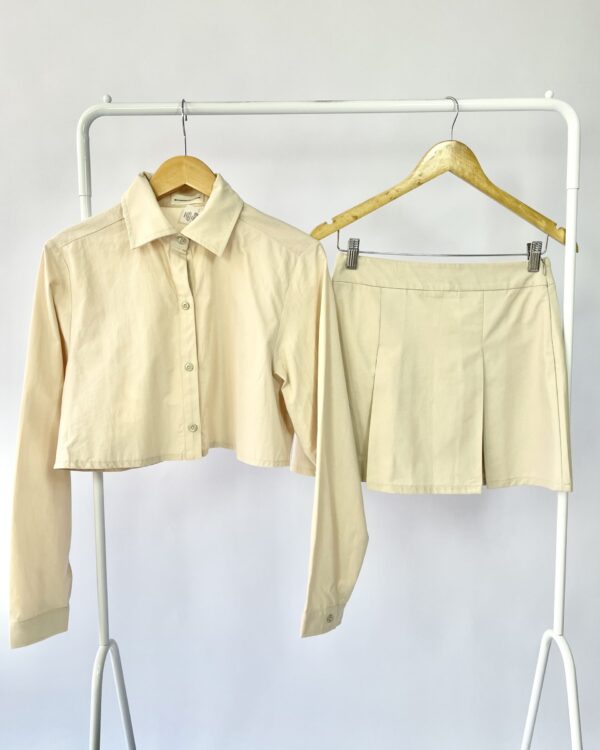 Conjunto camisa croped e saia bege MY FAVORITE THINGS - P - VENDIDO SIST OTO