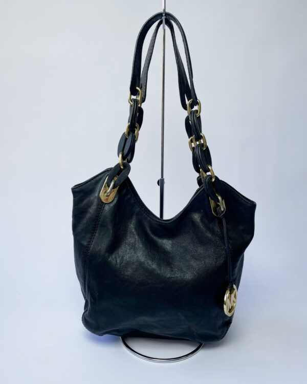 Bolsa preta detalhes dourados MICHAEL KORS - VENDIDO SISTEMA OTO