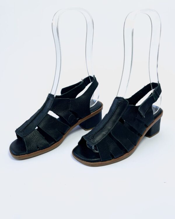 Sandalia preta salto baixo VIA CURTUME - 37 - VENDIDO SIST OTO