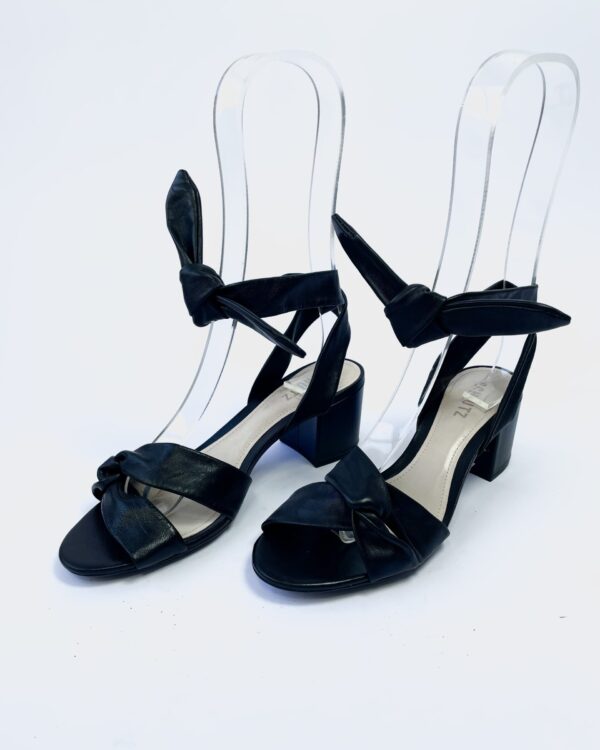 Sandália preta com amarração SCHUTZ -38-vendido sistema otto