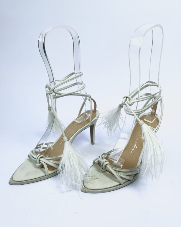 Sandalia branca amarraçao LUIZA BARCELOS - 37 - VENDIDO SISTEMA OTO