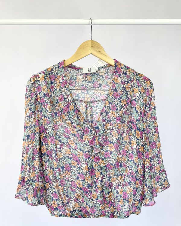 Blusa com estamp florida e babado K&T - P - VENDIDO SISTEMA OTTO