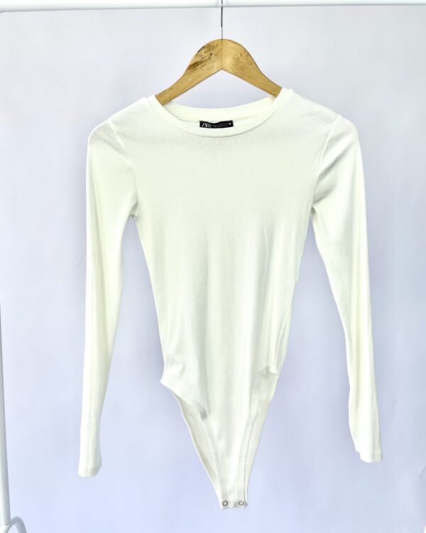 Body branco de manga ZARA - P - VENDIDO SISTEMA OTTO