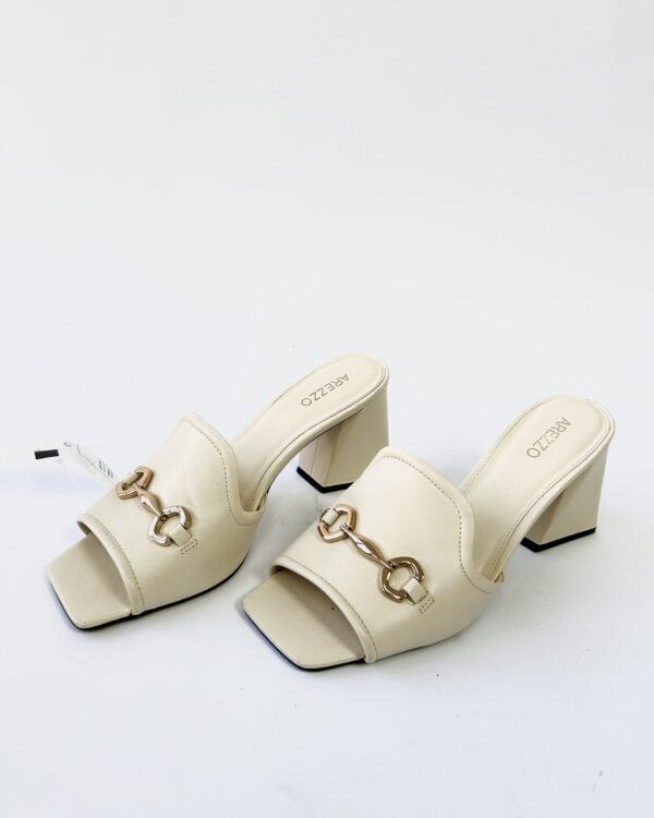 Tamanco  branco com detalhe dourado AREZZO - 39