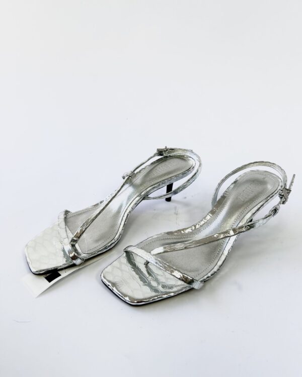 Salto prata SCHUTZ - 36 *nunca usado* - VENDIDO SISTEMA OTO