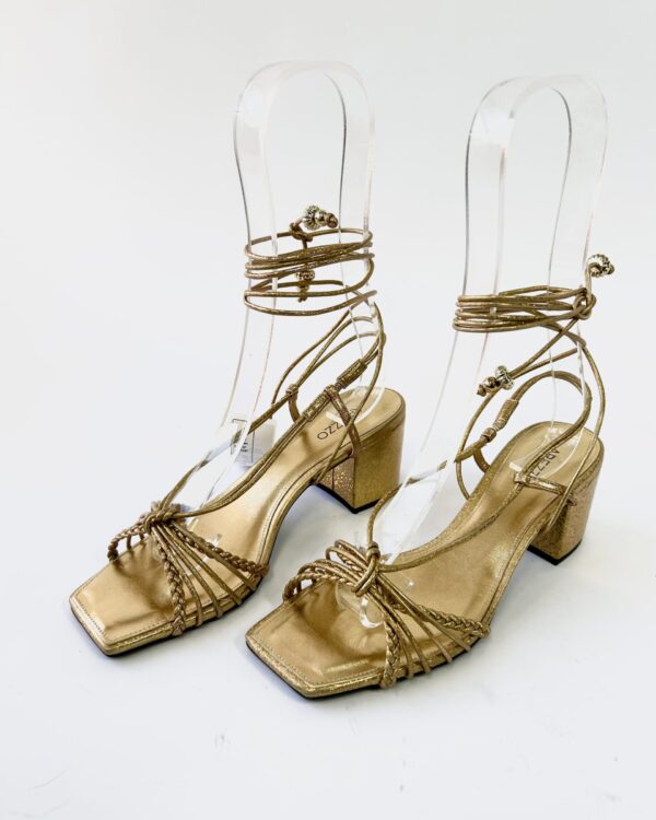 Sandalia amarração dourada AREZZO - 39 - VENDIDO SISTEM OTO