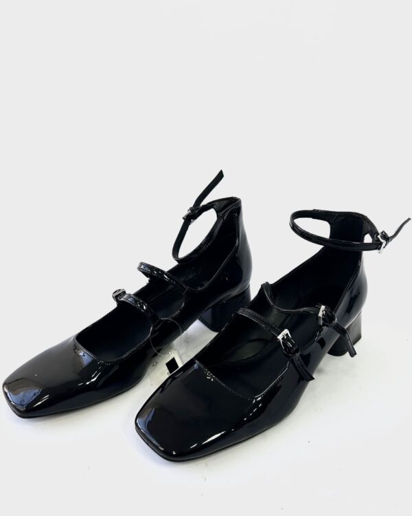 Sandália preto verniz ZARA - 38 - VENDIDO SISTEMA OTTO