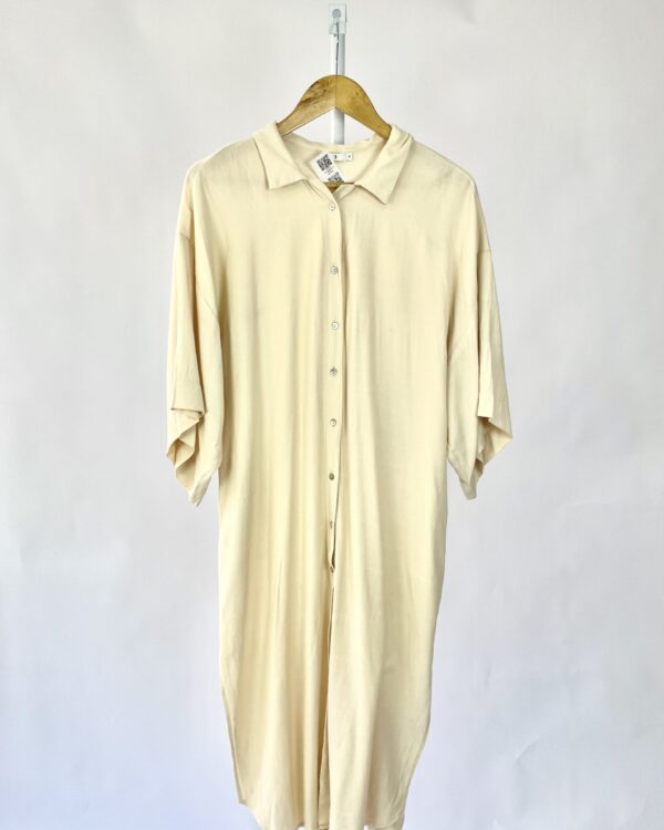 Chemise bege LOJA TRÊS - P - VENDIDO SISTEMA OTO