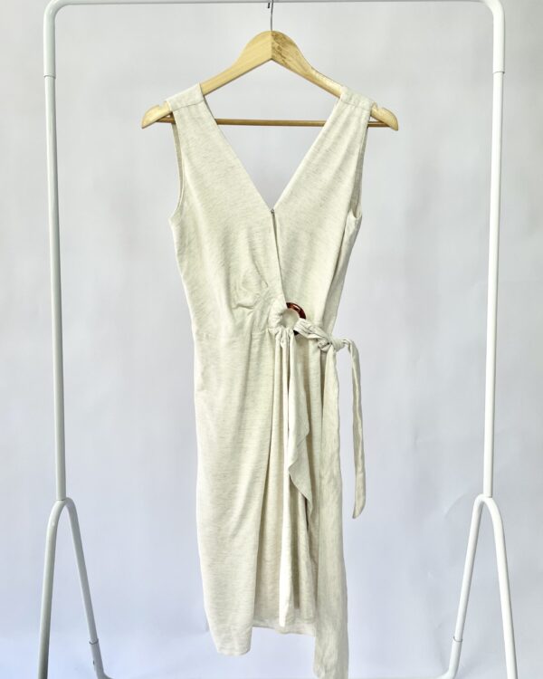 Vestido midi transpassdo off white SACADA - 38 - VENDIDO SISTEMA OTO