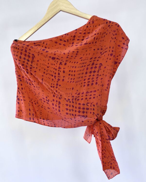 Blusa de seda vermelha com estamp rosa ANIMALE - P - VENDIDO SIST OTO