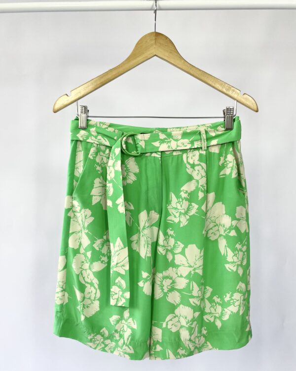 Short verde com estamp de seda ANIMALE - P - VENDIDO SISTEMA OTO