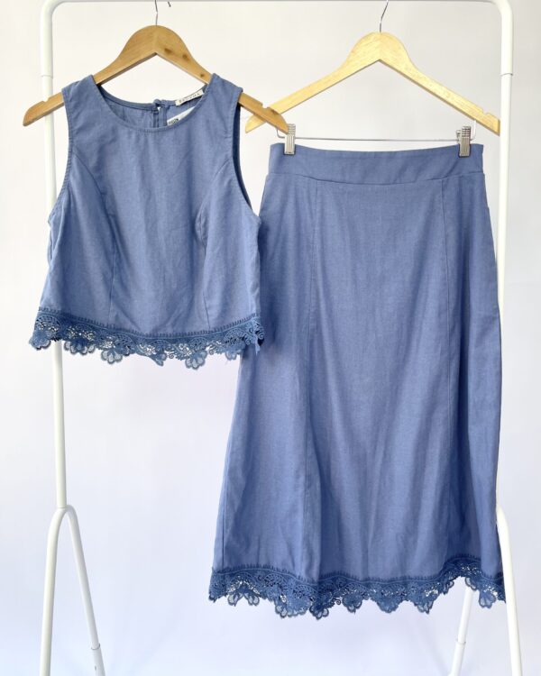 Conjunto saia e cropped azul com detalhe BENTHA - M