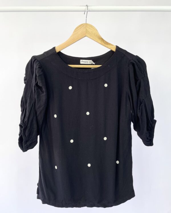 Blusa de malha preta com poa PEEPOU - P - VENDIDO SISTEMA OTTO