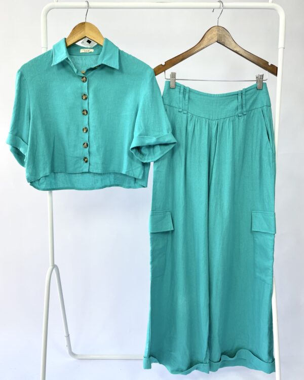 Conjunto linho calça cargo e blusa curta azul NV + LA ROUGE - 38 - VENDIDO SISTEMA OTO