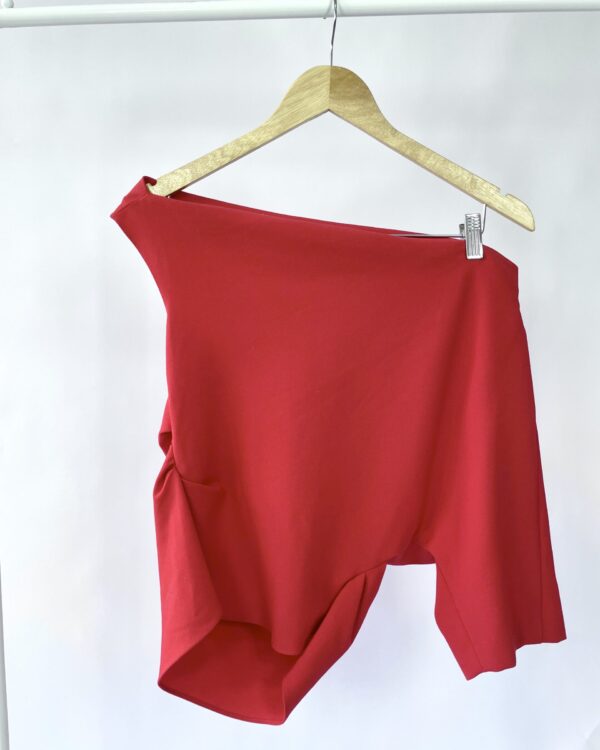 Blusa vermelha ZARA - P *NUNCA USADA* - VENDIDO SIST OTO