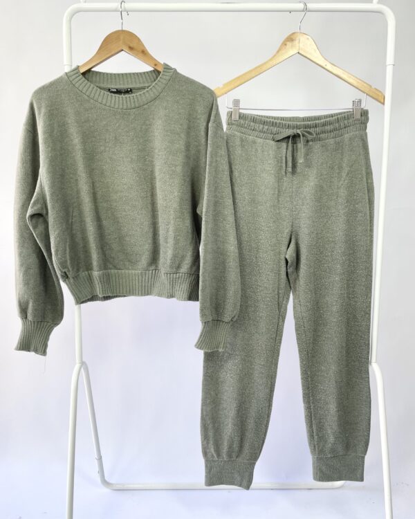 Conjunto moletom verde calça e casaco verde ZARA - Meu  VENDIDO SISTEMA OTTO