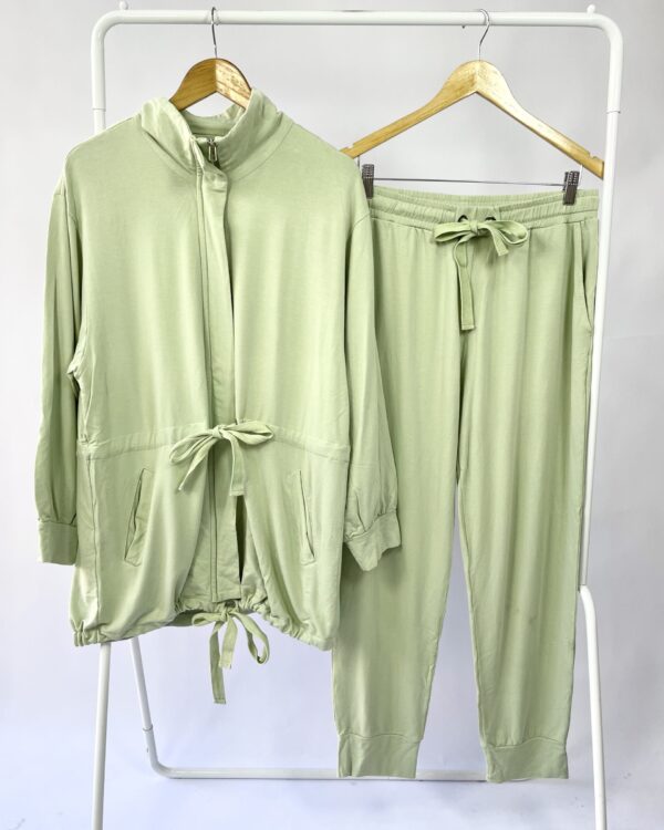 Conjunto verde calça e casaco ANDREA MARQUES - 40 - VENDIDO SISTEMA OTO