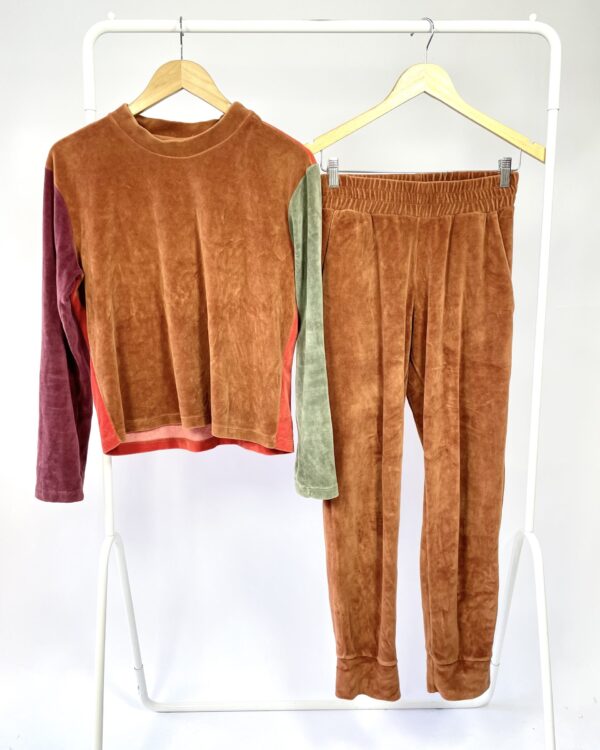 Conjunto veludo calça e casaco marrom LOLA - P - VENDIDO SISTEMA OTO