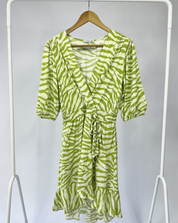 Vestido curto verde e branco AGORA USE - 38