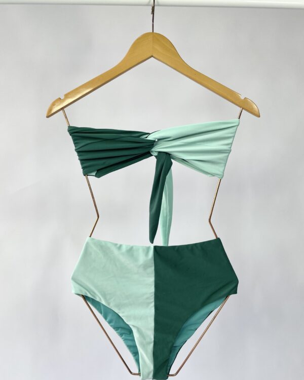 Biquini hot pant e top verde e azul MAI - M - VENDIDO SISTEMA OTO