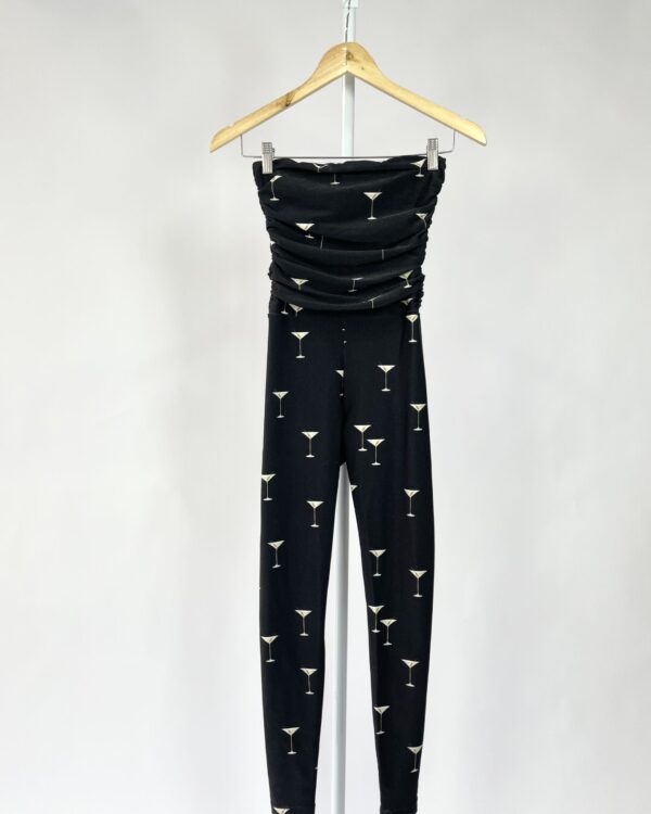 Macacão malha preto estampa taças com cinto FORLEGS - PP - VENDIDO SISTEMA OTO