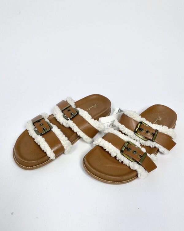 Flat bege com fivelas PAULA TORRES - 39 - VENDIDO SIST OTO