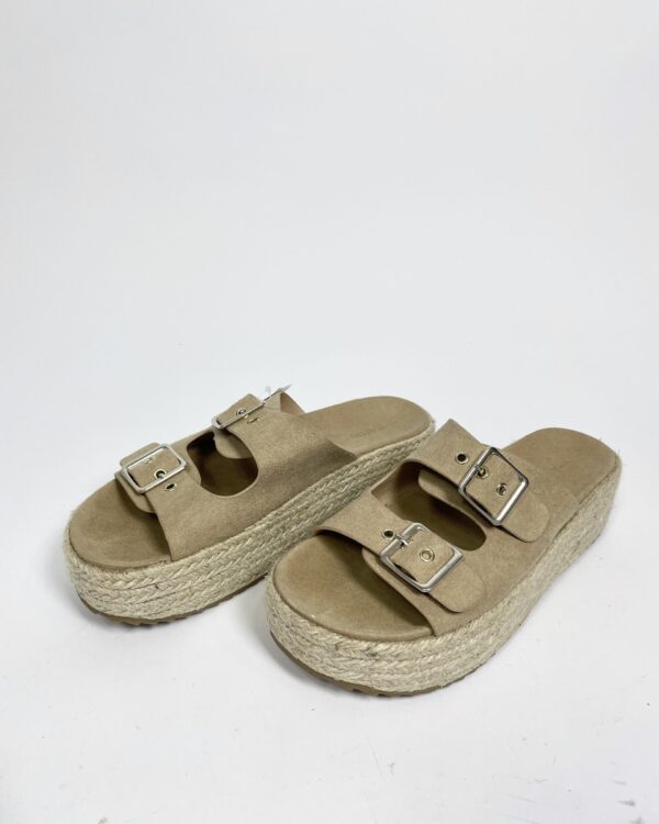 Flatform bege com fivelas LEFTIES - 36 - VENDIDO SISTEMA OTO