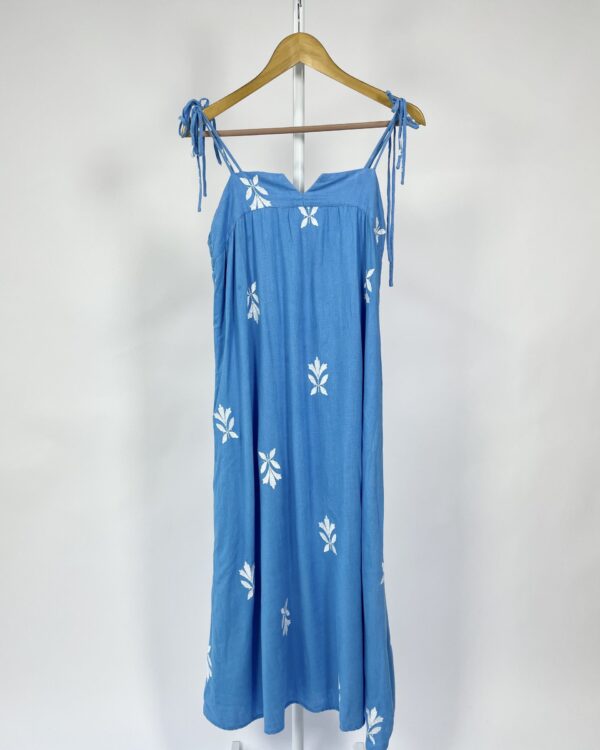 Vestido midi azul com bordados MARIA FILO - P