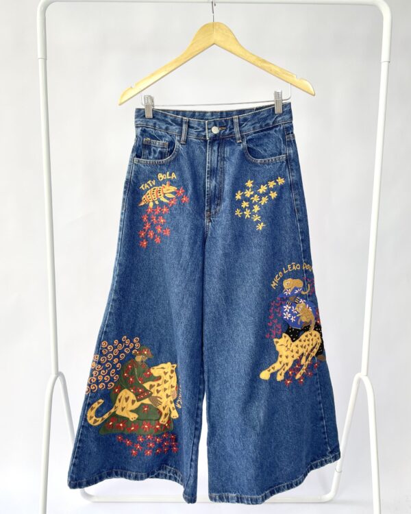 Calça jeans com bordados na barra FARM - 36 - VENDIDO SISTEMA OTTO