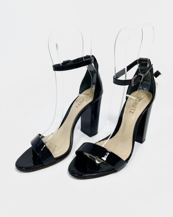 Sandalia preta SCHUTZ - 36 - VENDIDO SISTEMA OTO