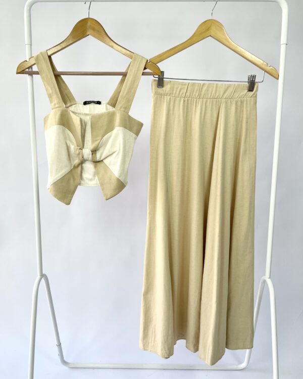 Conjunto saia e top bege DOCE TRAMA - P - VENDIDO SISTEMA OTTO