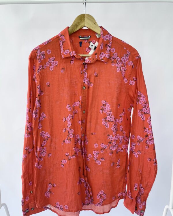 Camisa vermelha com rosas algodão RESERVA - M - VENDIDO SISTEMA OTO