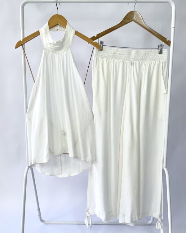 Conjunnto branco calça e blusa WASABI - G - VENDIDO SISTEMA OTO